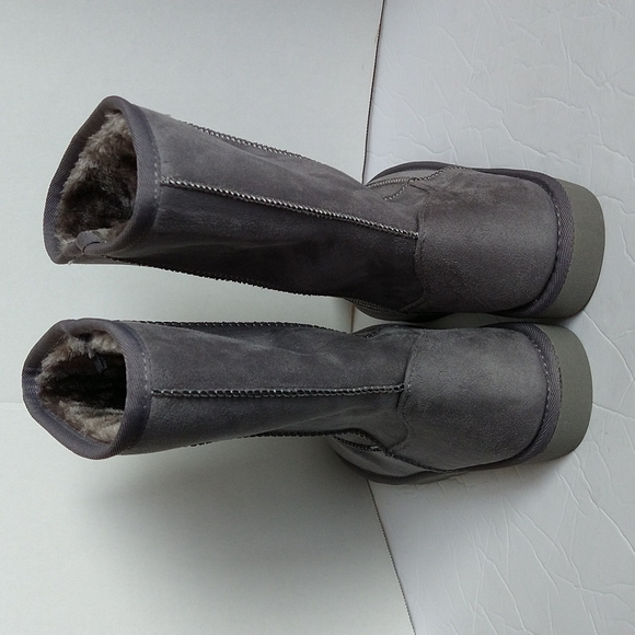 Gray fur mid calf suede boots size 11 - Picture 4 of 8